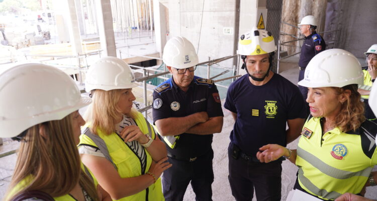 La vicealcaldesa, Inma Sanz, ha visitado los trabajos del nuevo aulario del CIFSE junto a la delegada de Obras y Equipamientos y el concejal de Latina