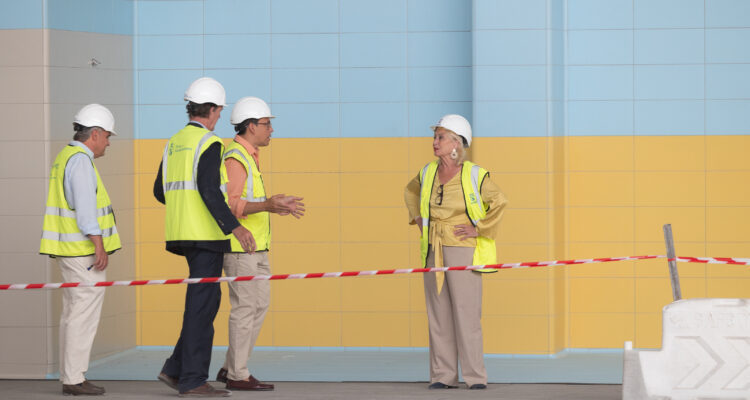 García Romero visita las obras de reforma del Centro Deportivo Municipal Raúl González