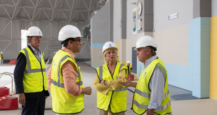 García Romero visita las obras de reforma del Centro Deportivo Municipal Raúl González