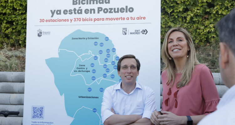 Almeida y Tejero durante la inauguración de bicimad en Pozuelo