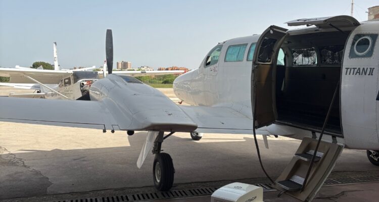 Imagen del exterior de la cabina de la nave que realiza el vuelo
