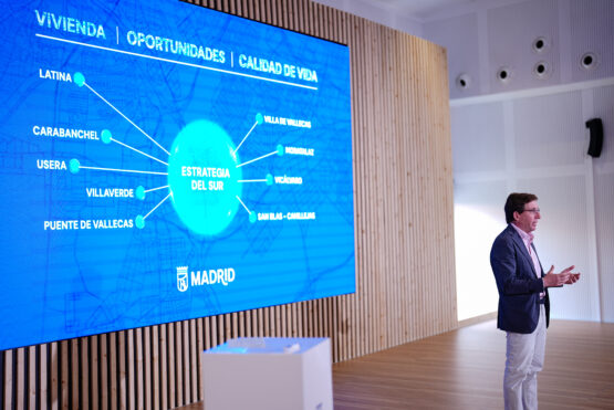 Almeida presentando la Estrategia del Sur