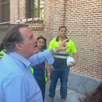 González Taboada visita los trabajos del CEIP Cervantes
