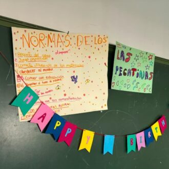 Paula Gómez-Angulo visita el campamento urbano de verano del CEIP Pío XII