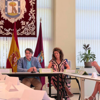 El concejal de Hortaleza, David Pérez, ha presentado hoy el plan de actuaciones de conservación, mejora y mantenimiento de 13 colegios públicos