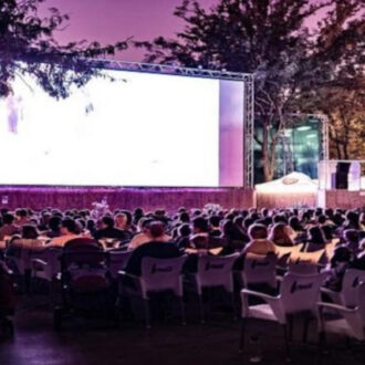 Imagen de archivo del ciclo 'Cine caliente' en el parque de la Bombilla
