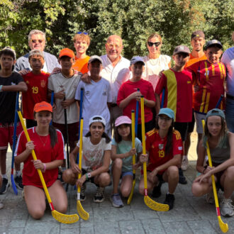 El delegado de Políticas Sociales, Familia e Igualdad, José Fernández, visita el campamento organizado por el Ayuntamiento de Madrid en la Residencia Nuestra Señora de la Paloma