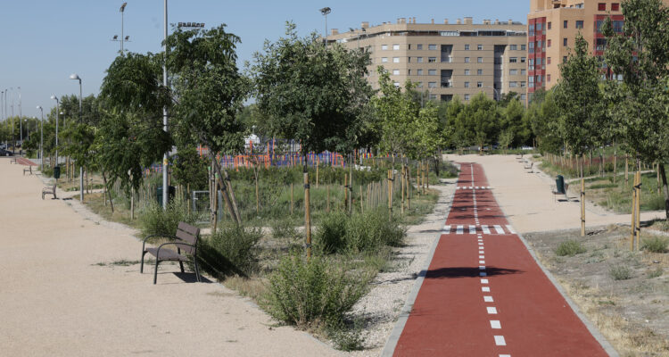 El Ensanche de Vallecas gana una zona verde de 40.000 m2, más accesible y sostenible, con zonas estanciales y de ejercicio y 430 nuevos árboles