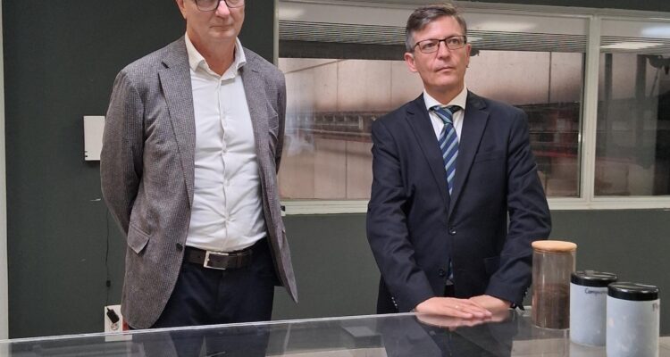José Antonio Martínez Páramo, acompañado del director general de Medio Ambiente de la Comisión Europea, Eric Mamer, en su visita al Parque Tecnológico de Valdemingómez