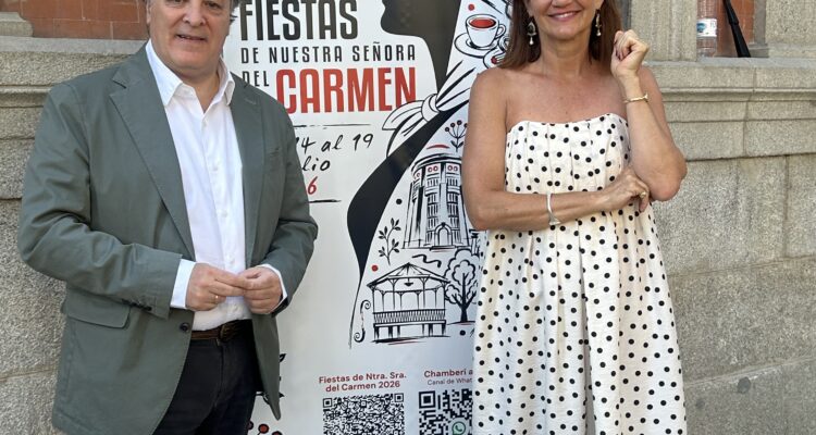 La cocinera Samantha Vallejo-Nágera junto al concejal Jaime González Taboada