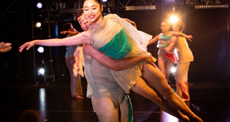 Bailarinas del London City Ballet en el escenario