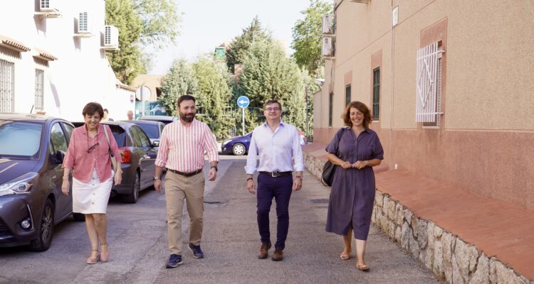Momento de la visita a la zona Entrevías-Vedra del distrito Puente de Vallecas