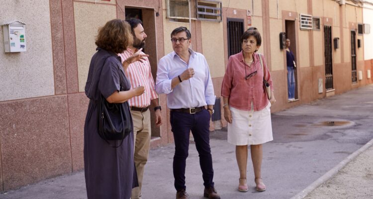 Niño y González durante la visita a la zona Entrevías-Vedra
