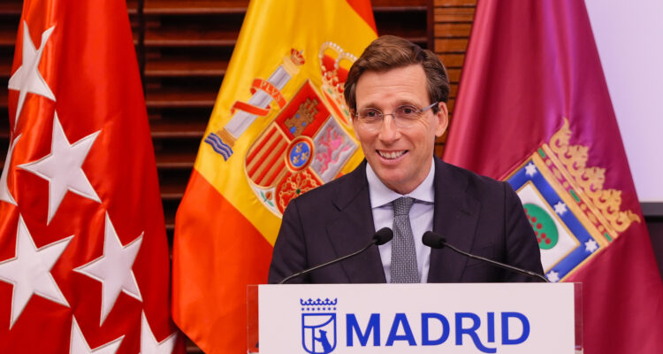 Almeida presenta la iniciativa ‘Turismo que Suma’