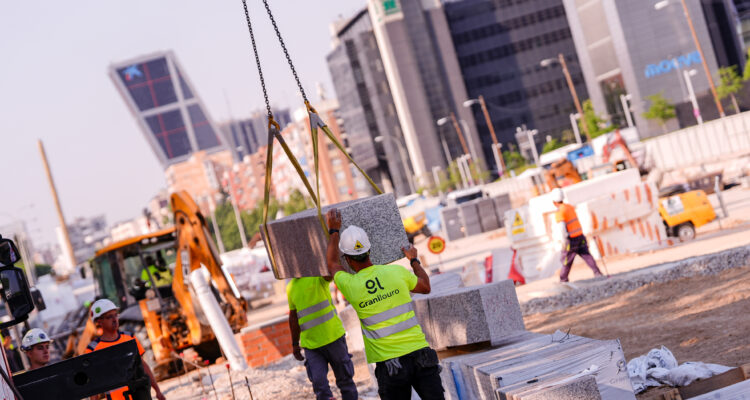 Las obras, que transcurren según la planificación prevista, se centran actualmente en los acabados e instalaciones del túnel y en la urbanización de la superficie