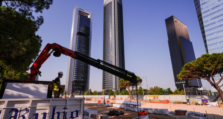 El ámbito de Parque Castellana contará con juegos infantiles, elementos de calistenia, pérgolas de sombra, una gran fuente de chorros, carril bici y 772 nuevos árboles