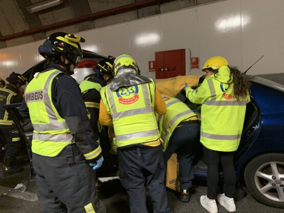 Personal de servicios de emergencias del Ayuntamiento de Madrid en simulacro (archivo)