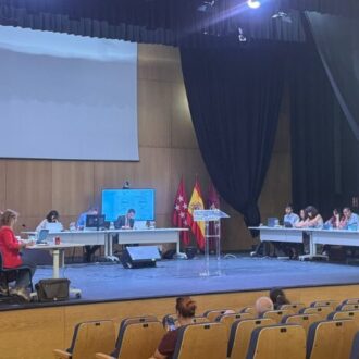 El concejal del distrito, Alberto González, ha presentado el balance de inversiones en el Debate sobre el Estado del Distrito celebrado este jueves