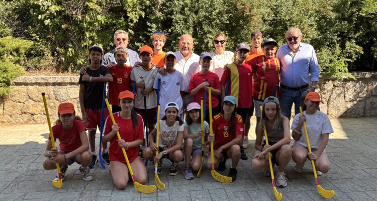 El delegado de Políticas Sociales, Familia e Igualdad, José Fernández, visita el campamento organizado por el Ayuntamiento de Madrid en la Residencia Nuestra Señora de la Paloma