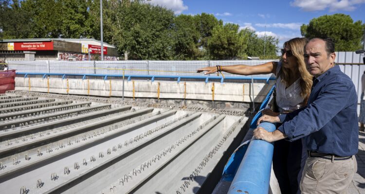 El delegado de Urbanismo, Medio Ambiente y Movilidad, Borja Carabante, visita la A-5 tras la finalización de los trabajos ejecutados en agosto para avanzar en la futura conexión del nuevo túnel de la autovía