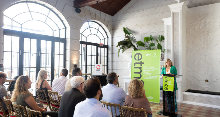 La delegada de Economía, Innovación y Hacienda, Engracia Hidalgo, participa en la presentación de un estudio sobre el impacto económico, social y cultural del tardeo en Madrid