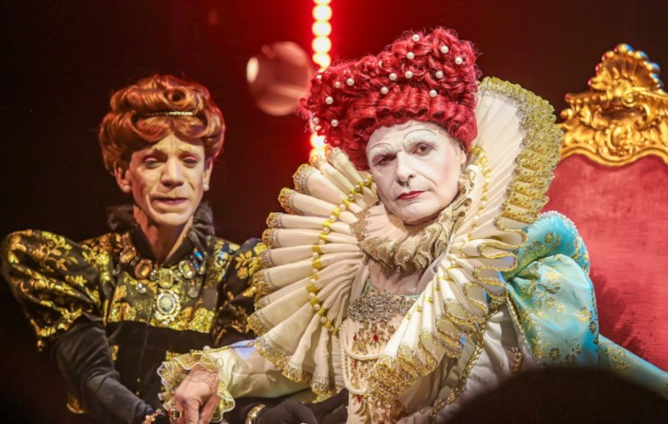 Imagen de la obra de teatro Dos tronos, dos reinas