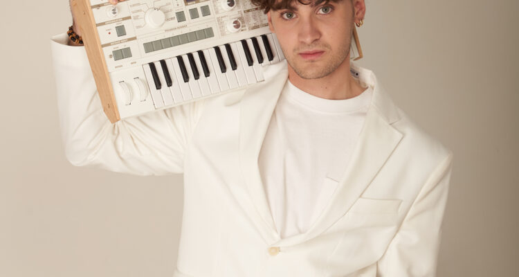 Imagen del pianista Daniel 'Donny' López