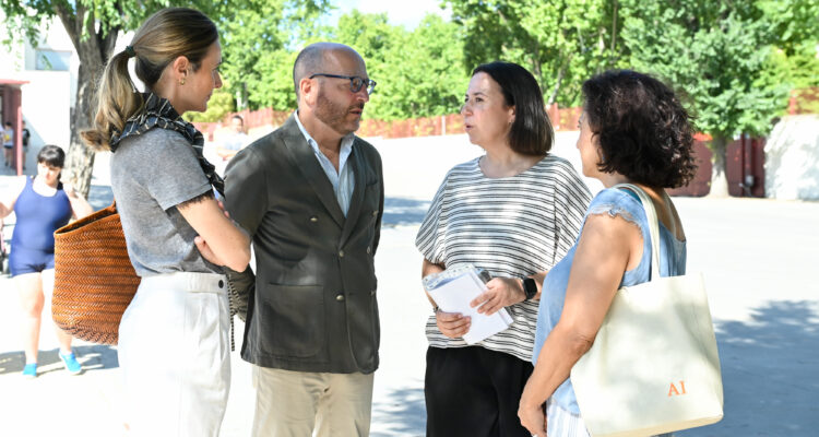 Fernández en momento de la visita