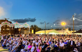 Imagen de archivo de público durante las fiestas de Barajas
