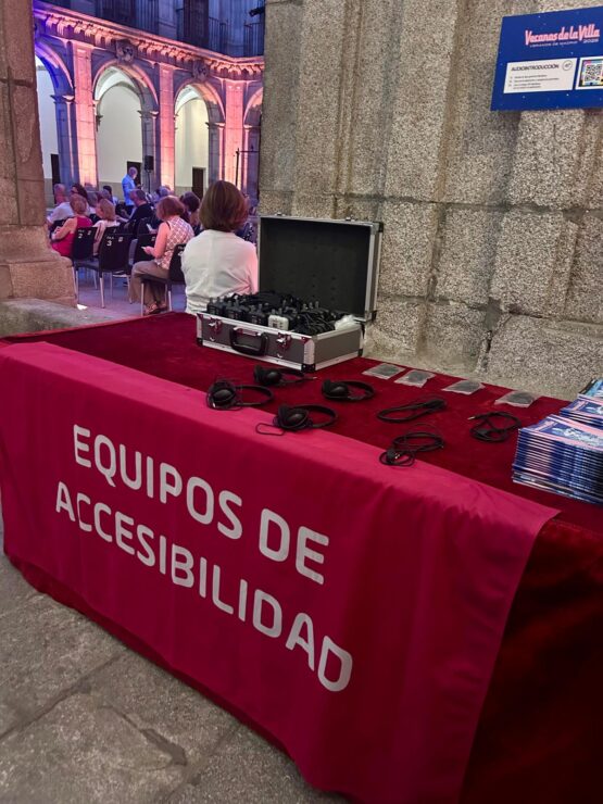 Imagen de equipos de accesibilidad durante Veranos de la Villa