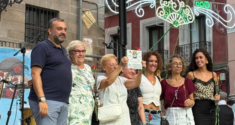 Ganadoras de los premios en el escenario
