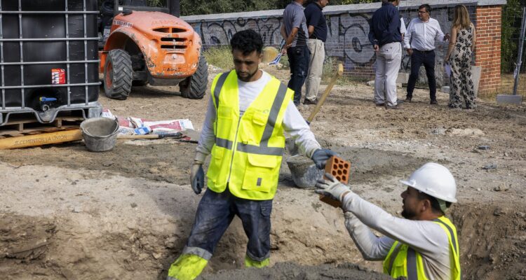 Trabajadores en el parque de Juan Carmona 'Habichuela'