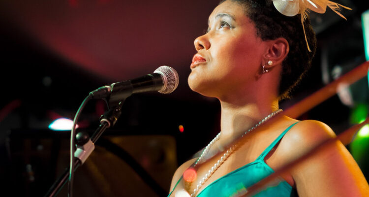 Tributo a Billie Holiday ©Pier Fotografía. Ernesto Cortijo