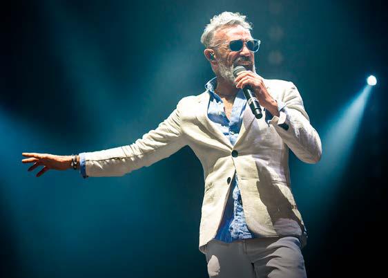 El cantante Rafa Sánchez, que actuará en el las Fiestas de La Melonera, durante una actuación