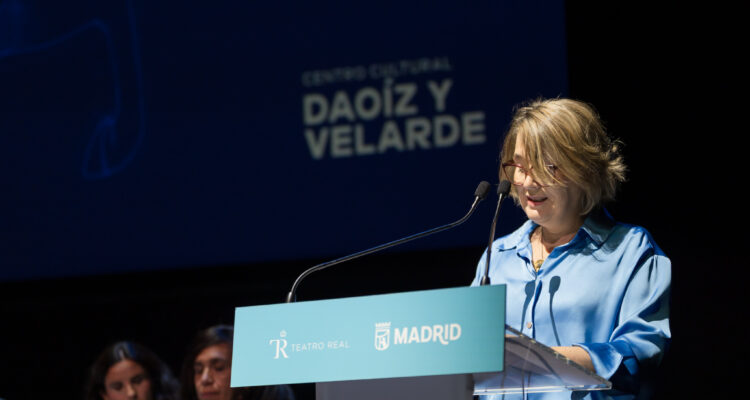 La delegada de Cultura, Turismo y Deporte, Marta Rivera de la Cruz, en la presentación de la temporada 2026-2027 del Real Teatro de Retiro