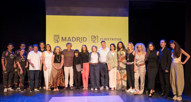 La delegada de Cultura, Turismo y Deporte, Marta Rivera de la Cruz, en la presentación de la programación de otoño de 21 DISTRITOS