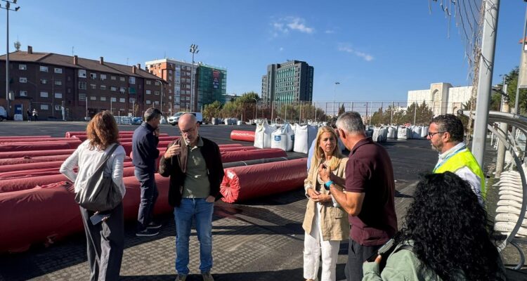 La concejala de Ciudad Lineal, Nadia Álvarez, ha visitado los trabajos de renovación de la IDB San Pascual