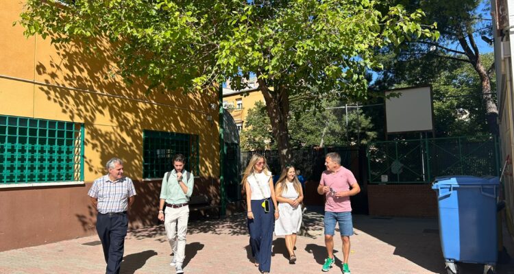 Cea visita las obras de mantenimiento del CEIP República de Venezuela