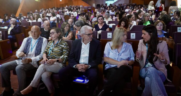 La vicealcaldesa y delegada de Seguridad y Emergencias ha inaugurado la jornada organizada por Madrid Salud y el Colegio Oficial de la Psicología de Madrid