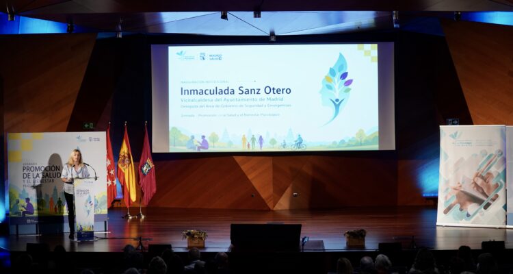 La vicealcaldesa y delegada de Seguridad y Emergencias ha inaugurado la jornada organizada por Madrid Salud y el Colegio Oficial de la Psicología de Madrid