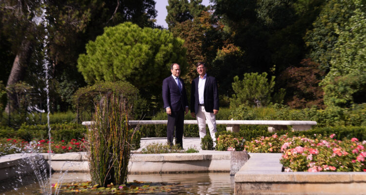 Carabante visita la Rosaleda de los jardines del Buen Retiro