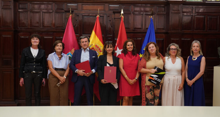 El Ayuntamiento firma un convenio de colaboración con el Colegio Oficial de Trabajo Social de Madrid