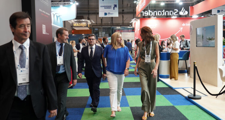 La vicealcaldesa y portavoz municipal, Inma Sanz, en la inauguraci&oacute;n de la feria inmobiliaria The District