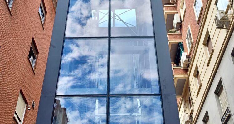 Ascensor que comunica las calles del Doctor Esquerdo y de Peñascales