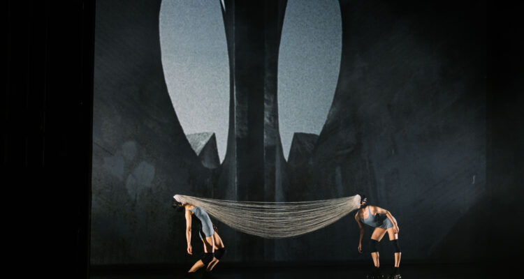 Imagen de 'Last and First Men', de la compañía Neon Dance. ©Camille Blake