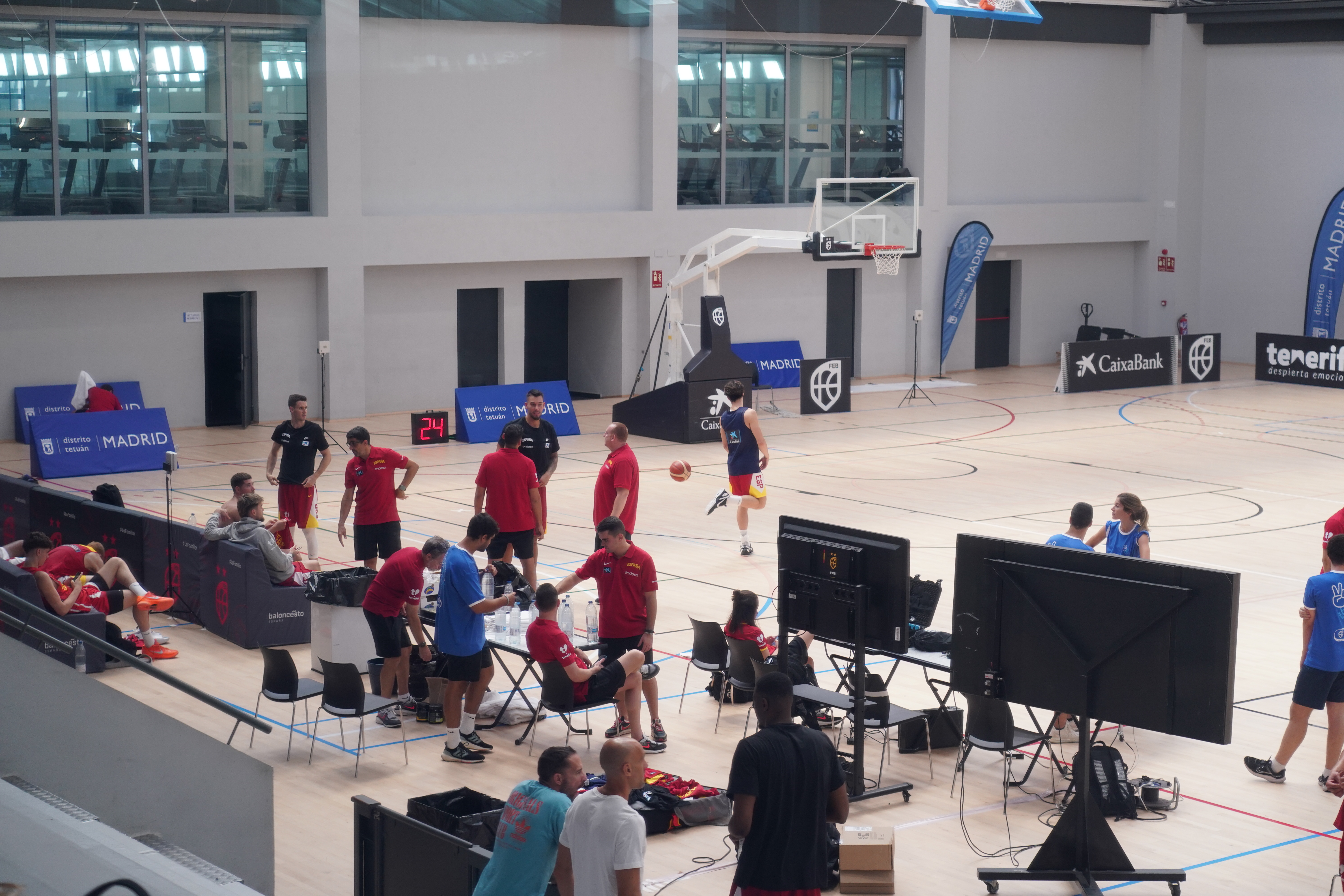 Entrenamiento de la selección española masculina de baloncesto en el Centro Deportivo Municipal Triángulo de Oro, en Tetuán (imagen de archivo, julio 2025)