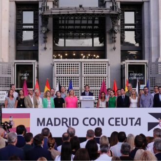 José Luis Martínez-Almeida, en la lectura del manifiesto de los ayuntamientos de España en apoyo a Ceuta y a los ceutíes