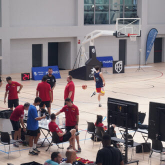 Entrenamiento de la selección española masculina de baloncesto en el Centro Deportivo Municipal Triángulo de Oro, en Tetuán (imagen de archivo, julio 2025)