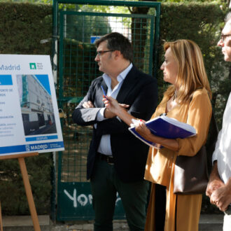 El delegado de Políticas de Vivienda y presidente de la Empresa Municipal de Vivienda y Suelo (EMVS Madrid), Álvaro González, hace balance de la inversión municipal en rehabilitación en Carabanchel