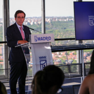 El alcalde de Madrid, José Luis Martínez-Almeida, presenta un balance de su gestión en materia medio ambiental y su impacto en la calidad del aire de la ciudad en el Faro de Moncloa